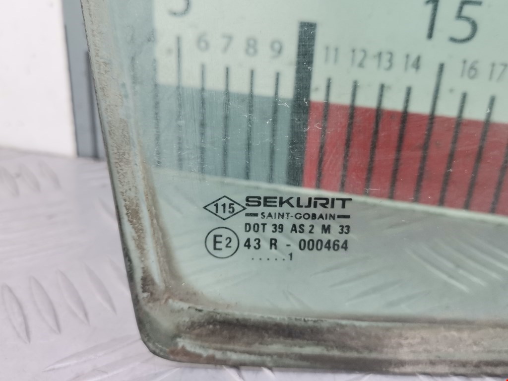 Стекло двери передней правой (форточка) OPEL Movano A 1998-2010