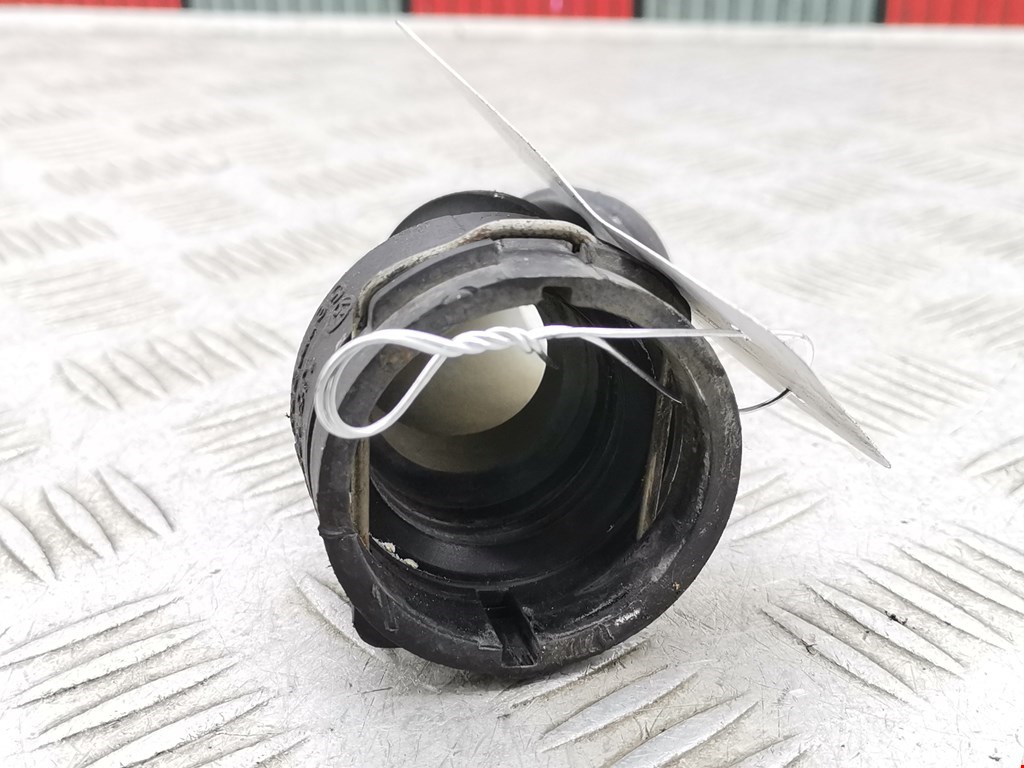 Тройник системы охлаждения VOLKSWAGEN Golf IV 1997-2003