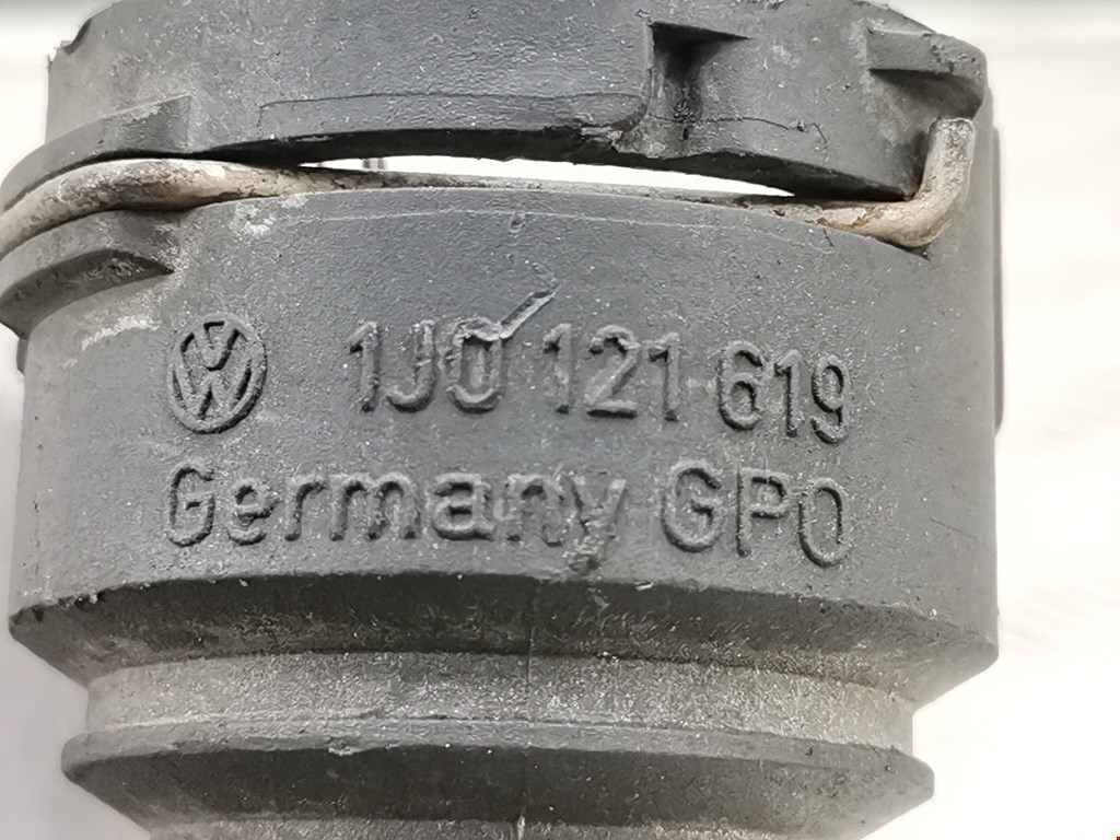 Тройник системы охлаждения VOLKSWAGEN Golf IV 1997-2003