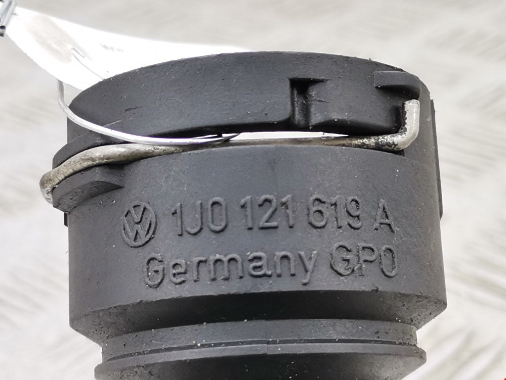 Тройник системы охлаждения VOLKSWAGEN Golf IV 1997-2003