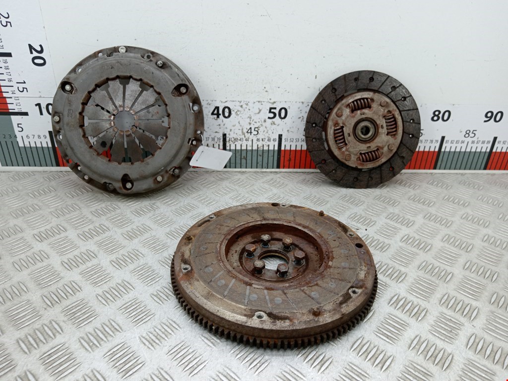 Маховик (демпфер сцепления) FIAT Grande Punto 2005-2009