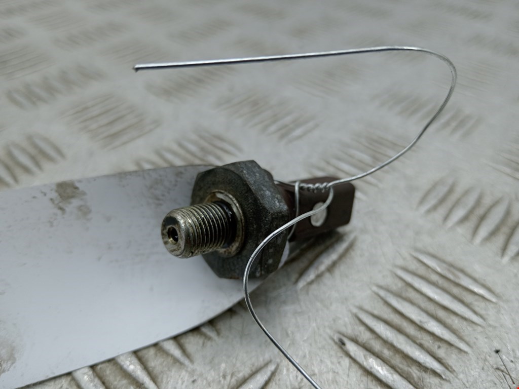 Датчик давления масла VOLKSWAGEN Golf IV 1997-2003