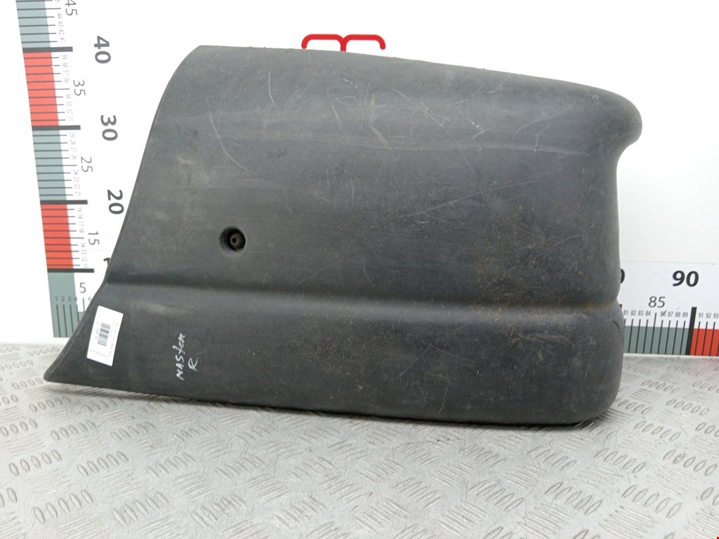 Накладка (клык) бампера правый Renault Master 2 (1997-2010)