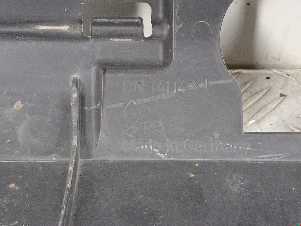 Кронштейн заднего бампера центральный MERCEDES-BENZ Sprinter 906 2006-2018