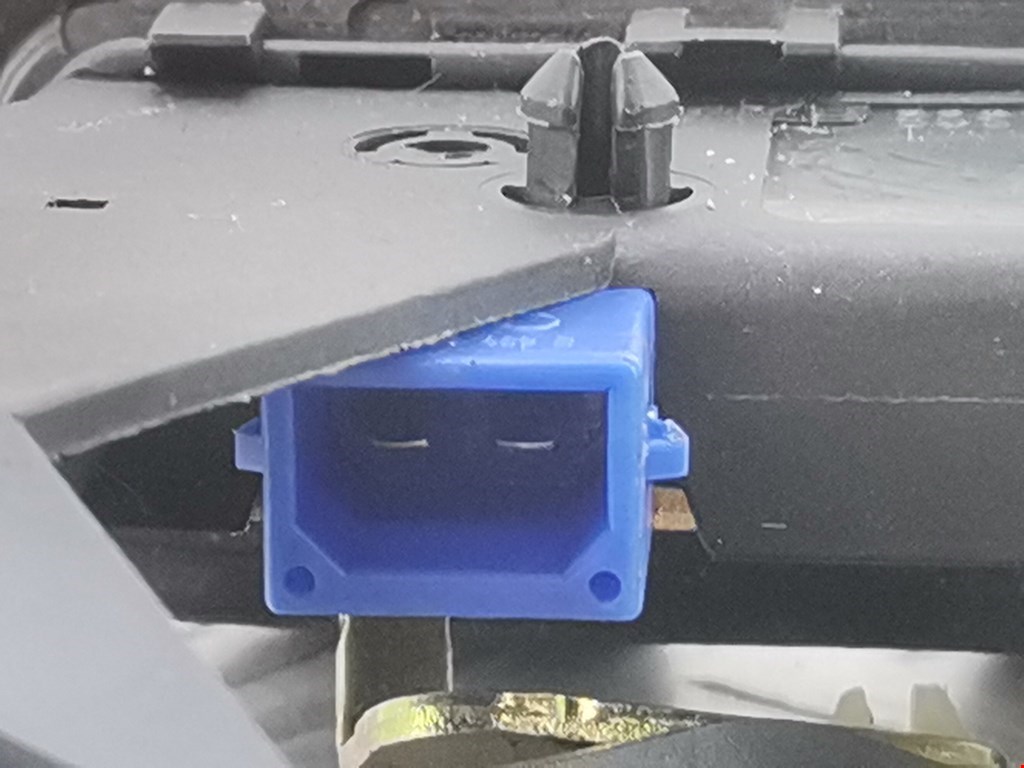 Замок багажника (крышки двери) AUDI A4 B6 2001-2005