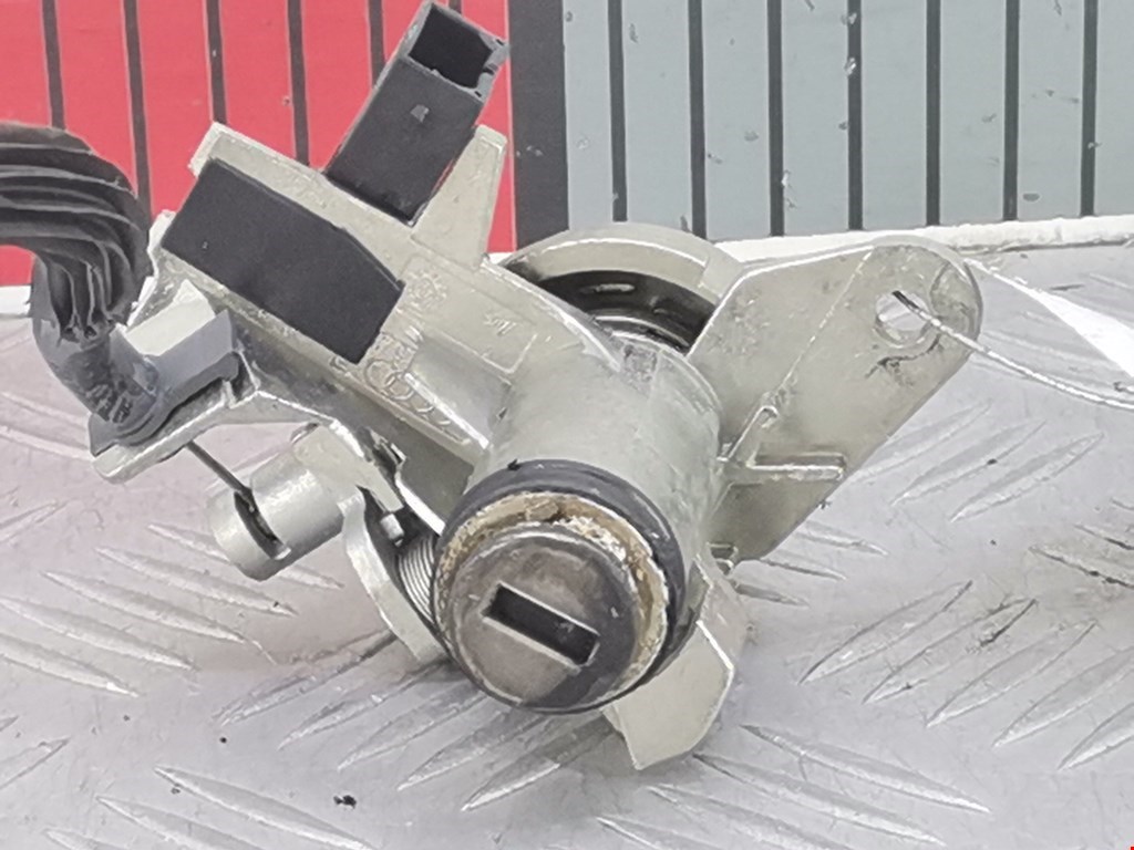 Личинка замка багажника Audi A6 C6 (2004-2011)