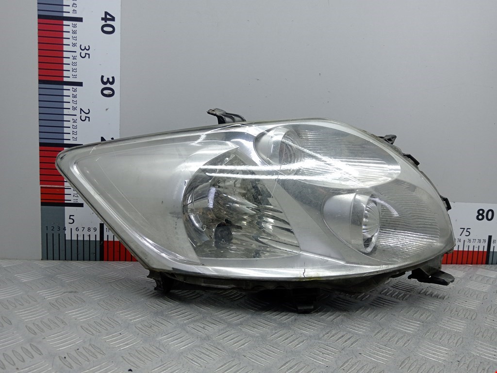Фара правая TOYOTA Auris E150 2006-2012
