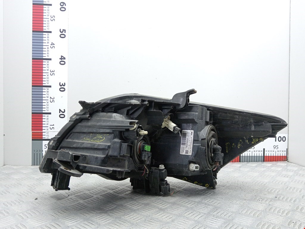 Фара правая TOYOTA Auris E150 2006-2012