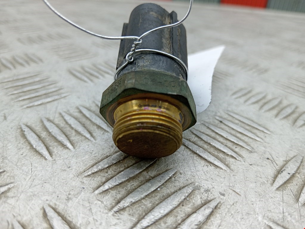 Датчик температуры (охлаждающей жидкости) VOLKSWAGEN Bora 1998-2005