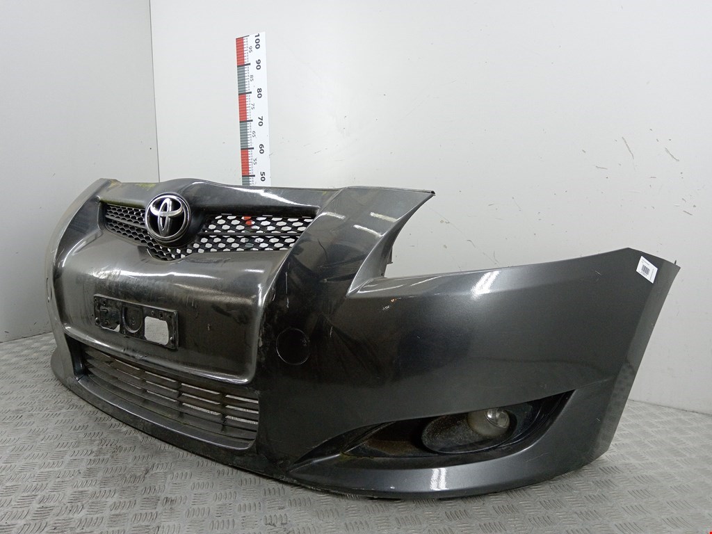 Бампер передний TOYOTA Auris E150 2006-2012