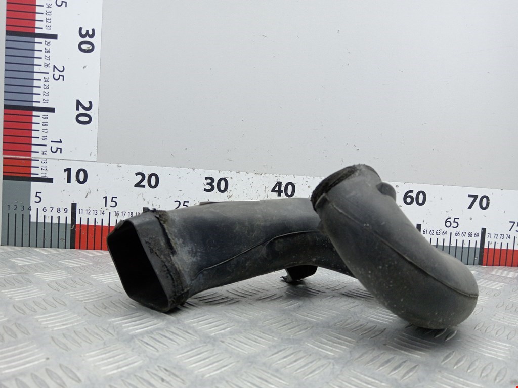 Патрубок воздушного фильтра TOYOTA Auris E150 2006-2012