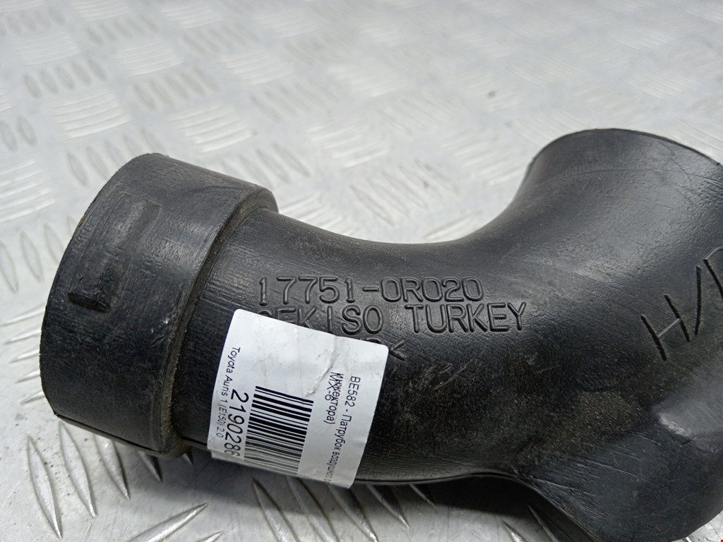 Патрубок воздушного фильтра TOYOTA Auris E150 2006-2012