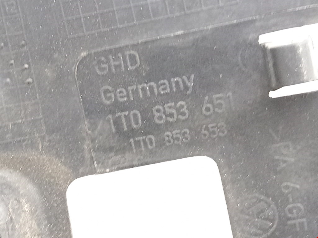 Решетка радиатора VOLKSWAGEN Touran 2003-2010