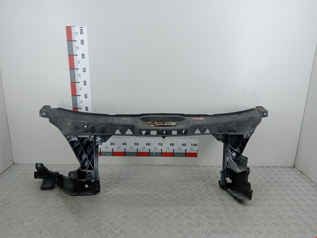 Панель передняя (передняя монтажная панель рамка передняя телевизор) Mercedes Sprinter 2 (W906) (2006-2016)