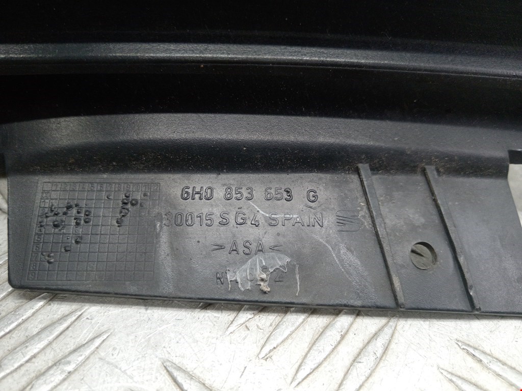 Решетка радиатора SEAT Arosa 1997-2004