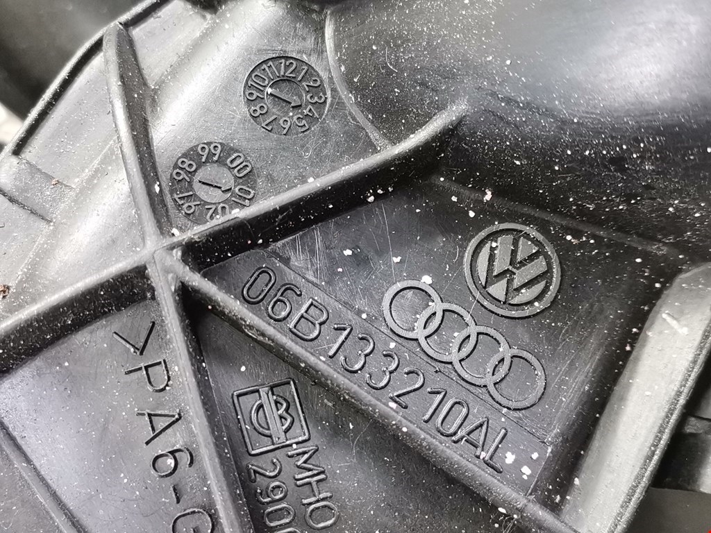 Коллектор впускной AUDI A4 B6 2001-2005