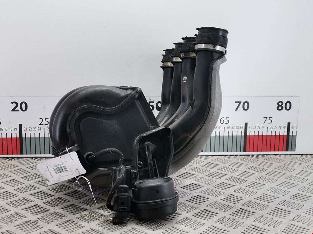 Коллектор впускной AUDI A4 B6 2001-2005