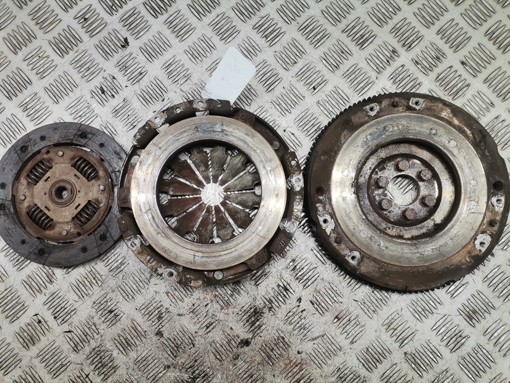 Маховик (демпфер сцепления) FIAT Punto II (188) 1999-2007