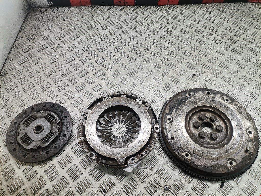 Маховик (демпфер сцепления) OPEL Omega B 1994-2004