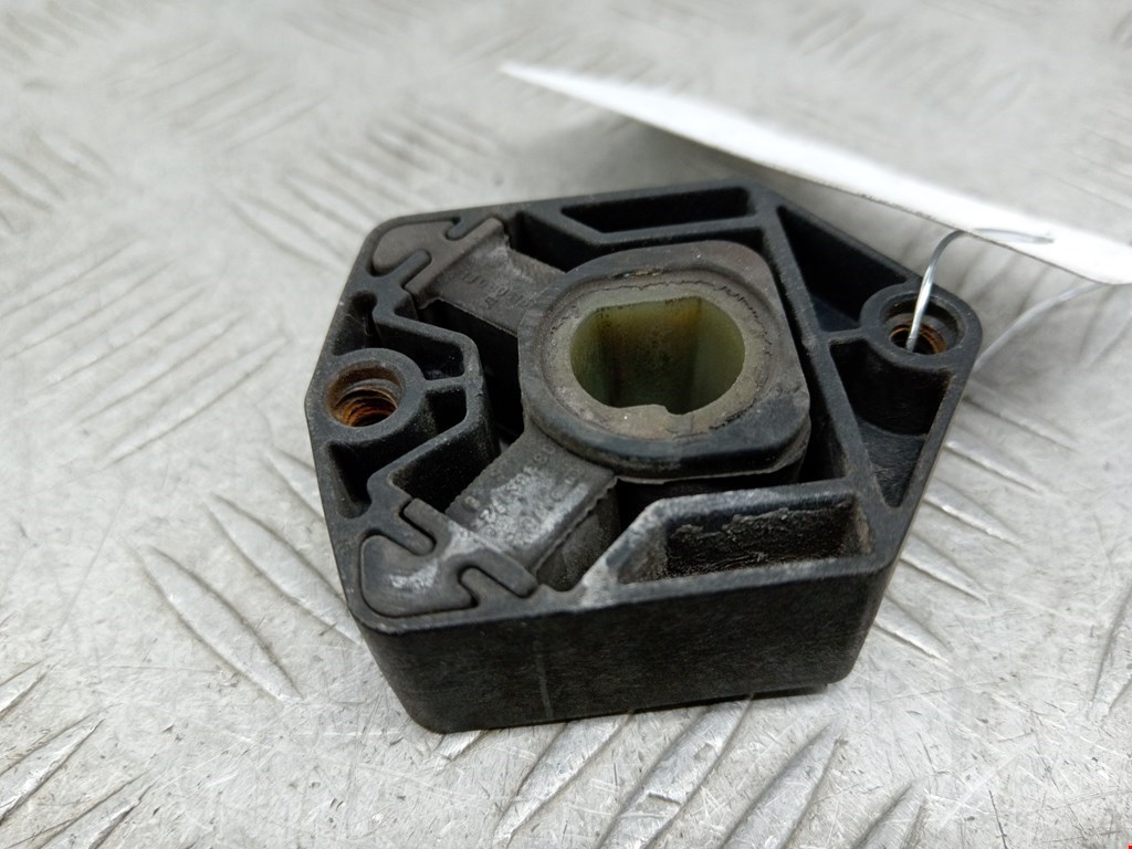 Кронштейн (крепление) радиатора SEAT Toledo 1998-2004