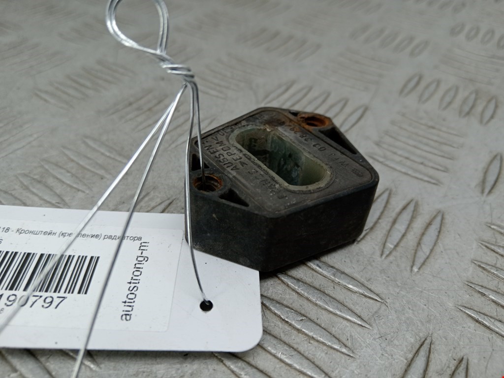 Кронштейн (крепление) радиатора Seat Toledo 2 (1999-2004)