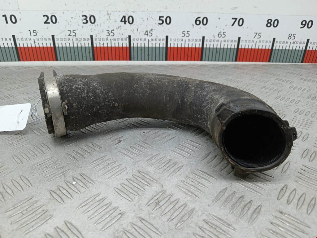 Патрубок интеркулера AUDI A4 B8 2007-2015