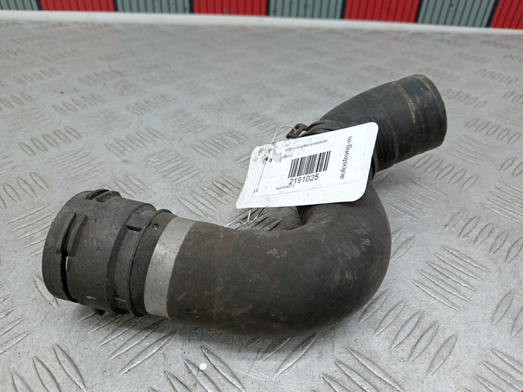 Патрубок AUDI A4 B8 2007-2015