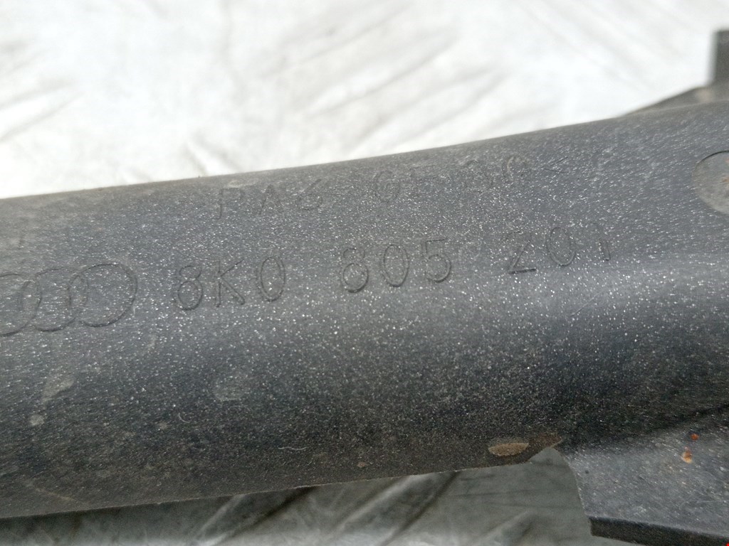 Кронштейн (крепление) радиатора AUDI A4 B8 2007-2015