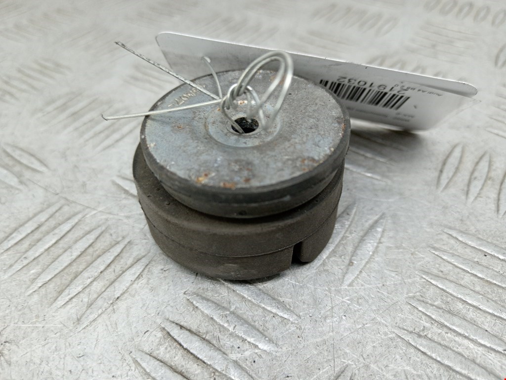 Кронштейн (крепление) радиатора AUDI A4 B8 2007-2015