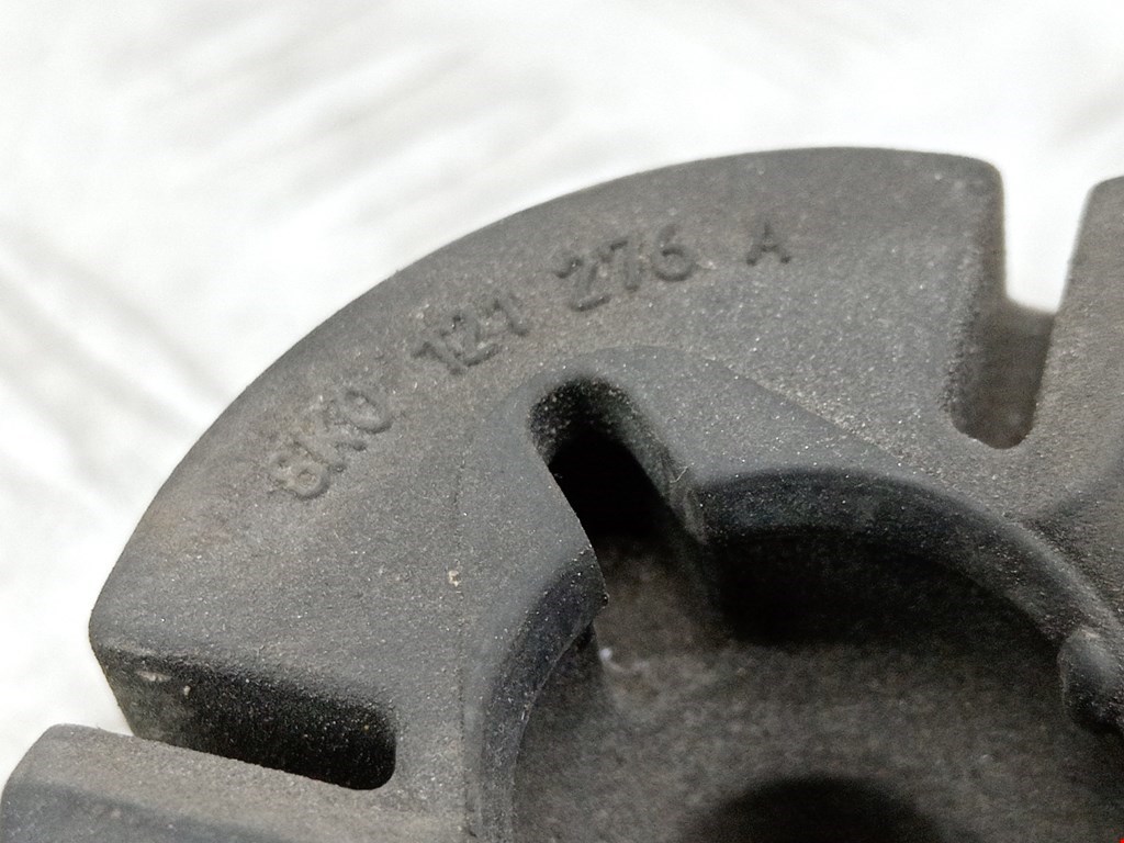 Кронштейн (крепление) радиатора AUDI A4 B8 2007-2015