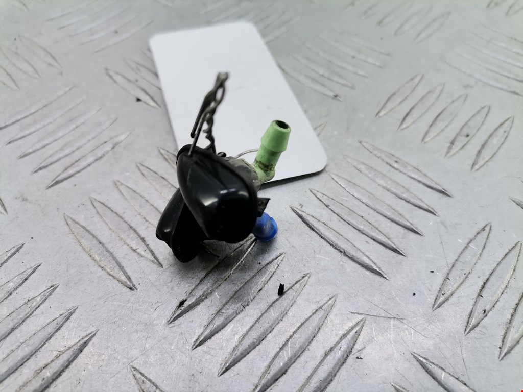 Форсунка омывателя лобового стекла HONDA Legend 1990-1996