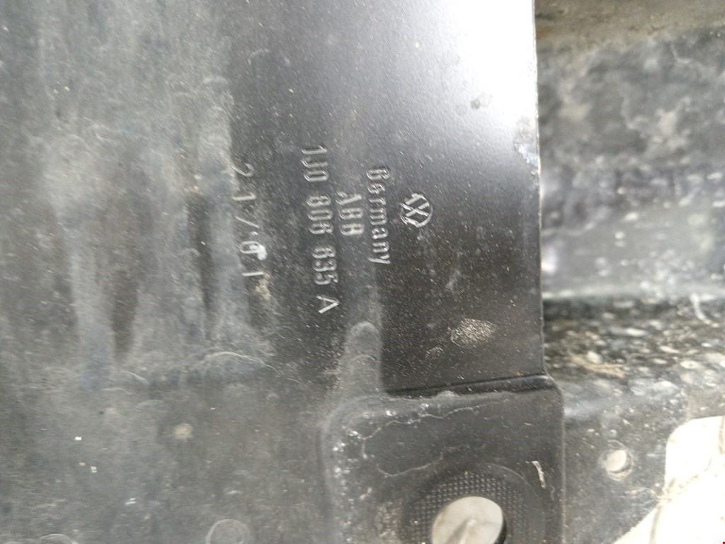 Усилитель переднего бампера (передний) VOLKSWAGEN Golf IV 1997-2003