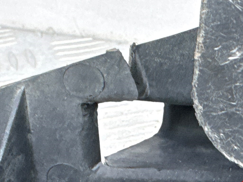 Усилитель переднего бампера (передний) MAZDA Millenia 1995-2002