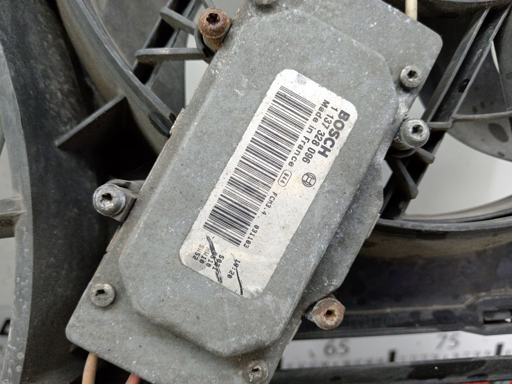 Вентилятор радиатора основного VOLKSWAGEN Touareg 2002-2010