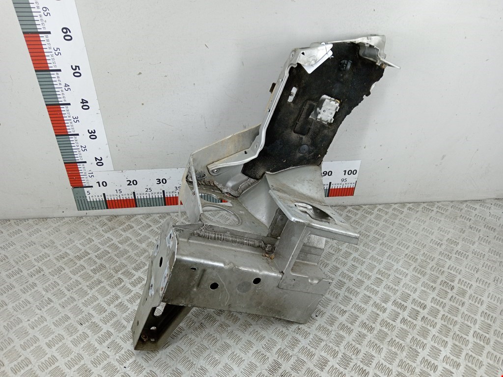 Лонжерон передний правый OPEL Vivaro A 2001-2014