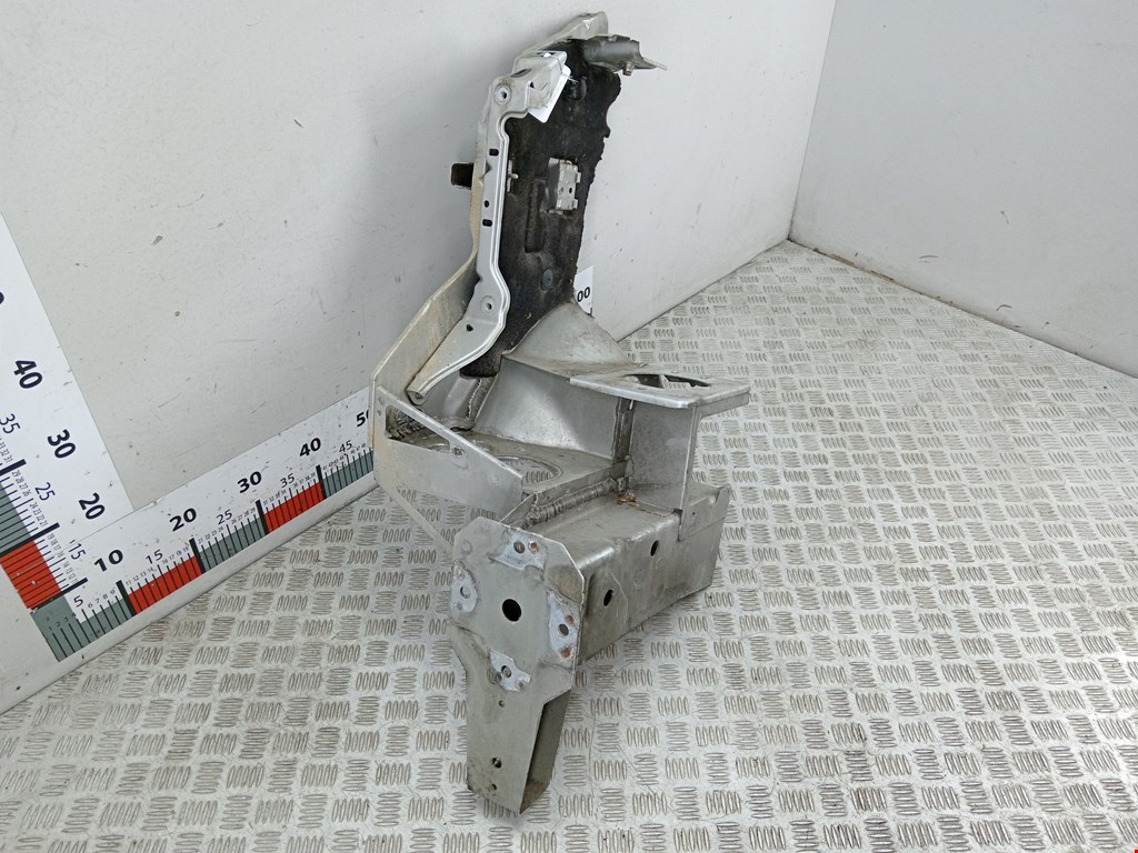 Лонжерон передний правый OPEL Vivaro A 2001-2014