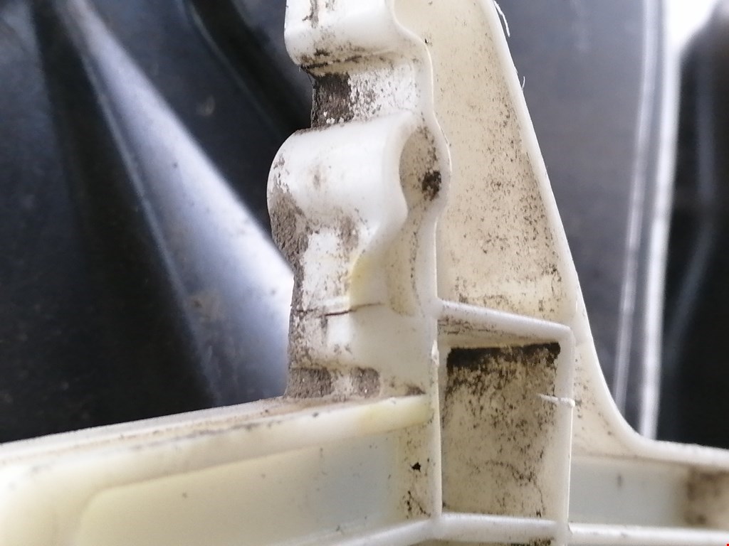 Стеклоподъемник задний левый VOLKSWAGEN Passat B6 2005-2011