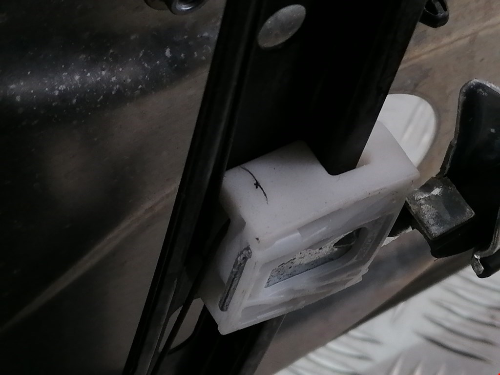 Стеклоподъемник передний левый MERCEDES-BENZ C-Class C-klasse W204 2007-2015