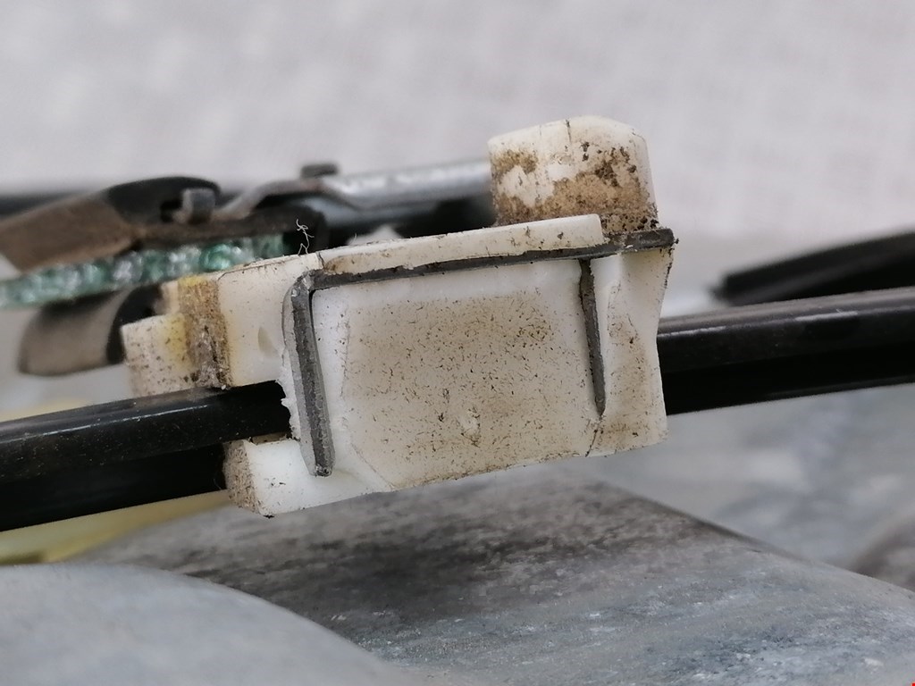 Стеклоподъемник передний левый VOLKSWAGEN Polo IV 2001-2009