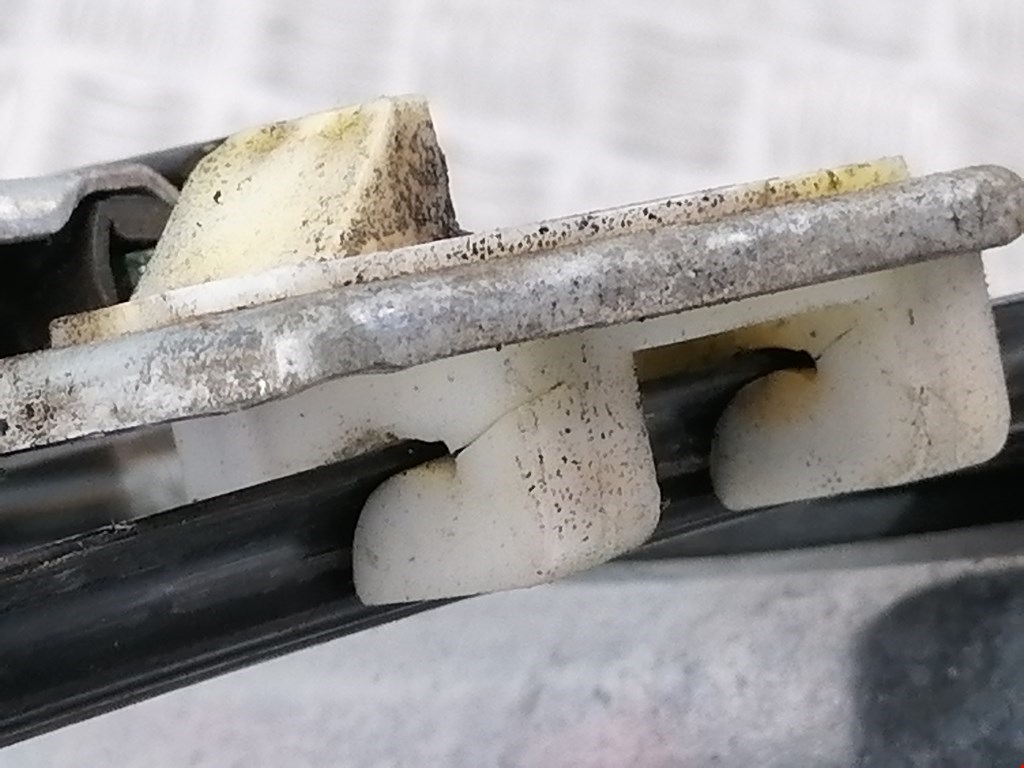 Стеклоподъемник передний левый VOLKSWAGEN Polo IV 2001-2009