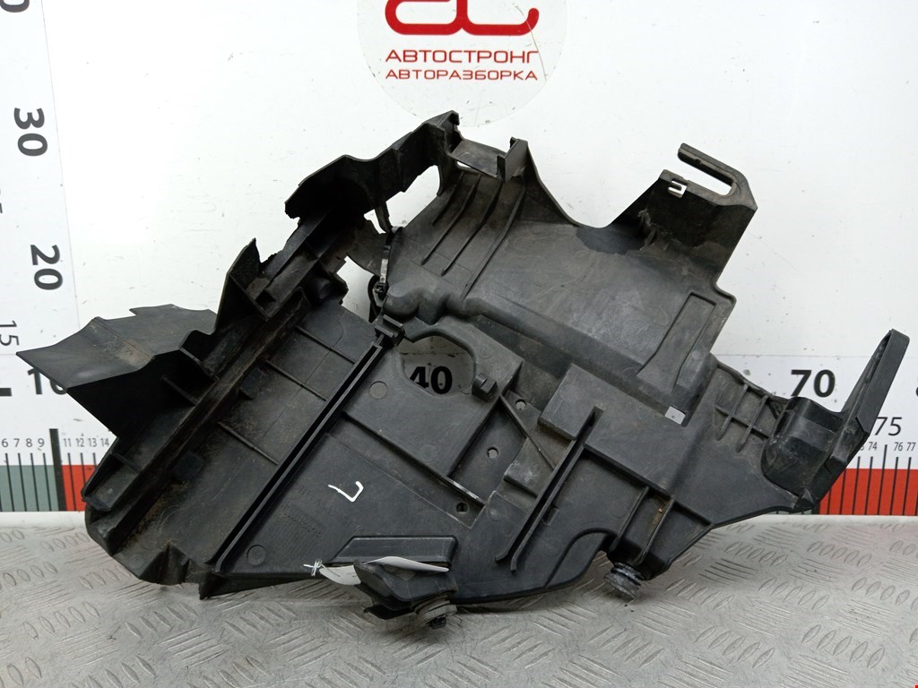 Кронштейн фары левый VOLKSWAGEN Touareg 2002-2010