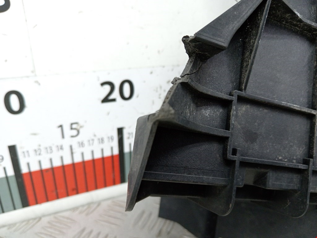 Кронштейн фары левый VOLKSWAGEN Touareg 2002-2010