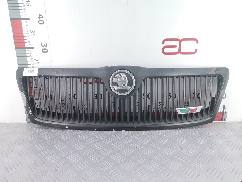 Решетка радиатора SKODA Octavia A5 1Z- 2004-2013