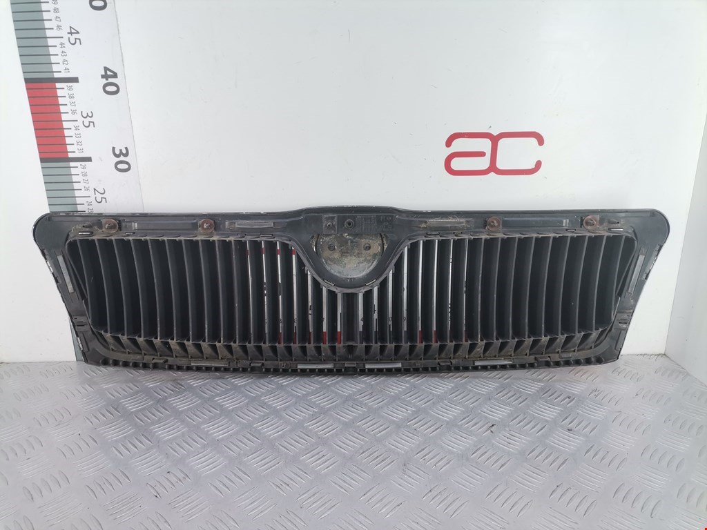 Решетка радиатора SKODA Octavia A5 1Z- 2004-2013