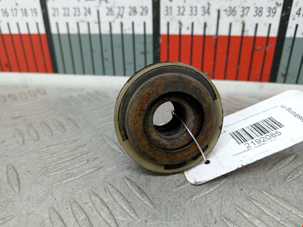 Кронштейн (крепление) радиатора VOLKSWAGEN Touareg 2002-2010