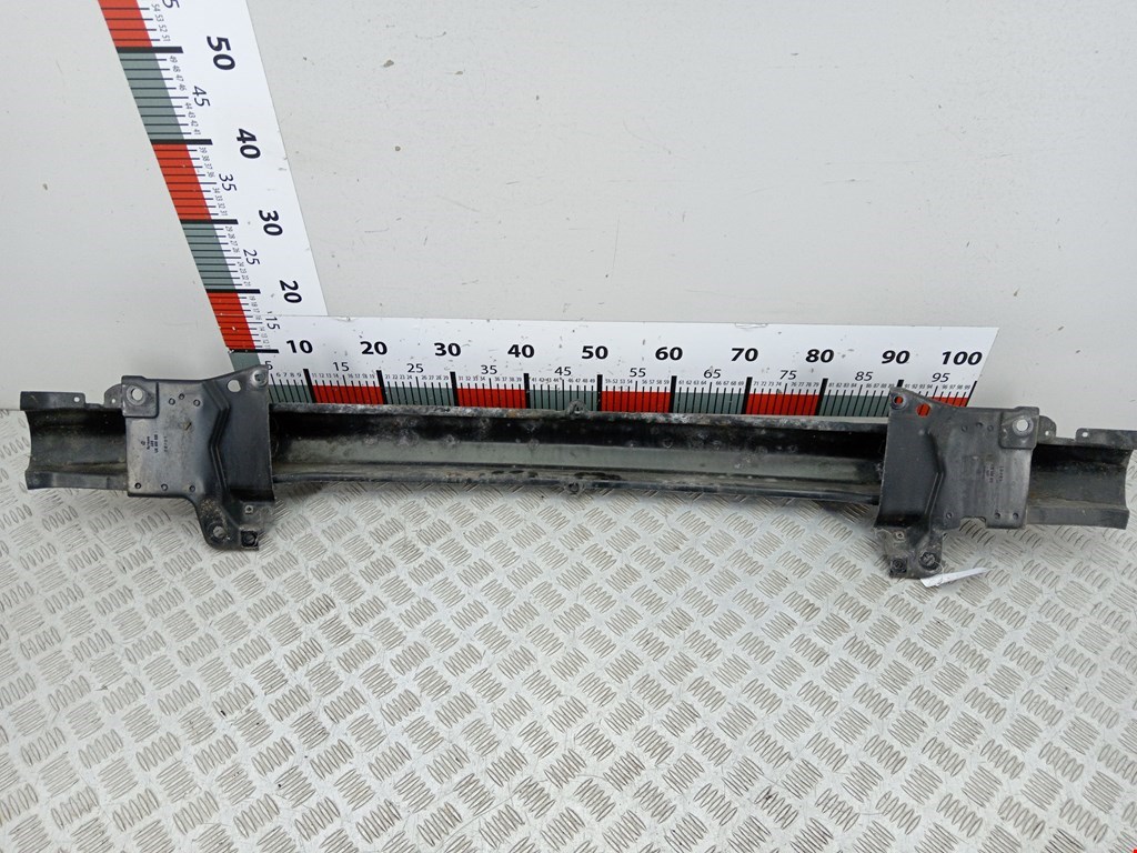 Усилитель переднего бампера (передний) VOLKSWAGEN Golf IV 1997-2003