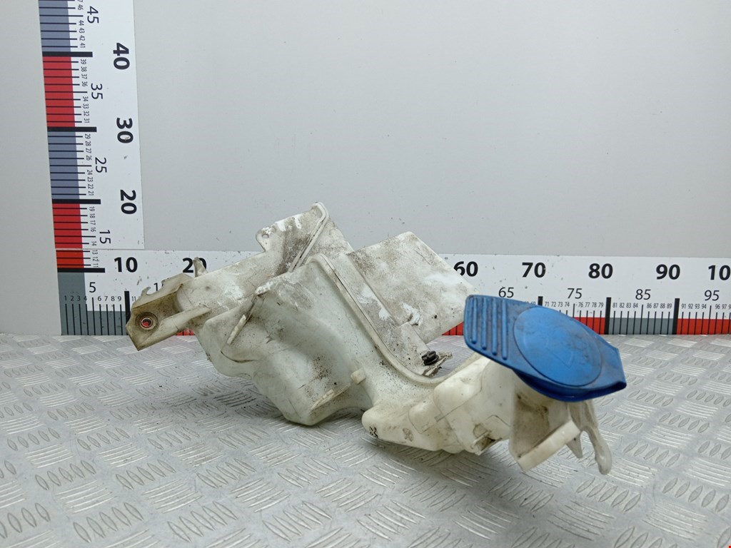 Бачок омывателя VOLKSWAGEN Passat B6 2005-2011