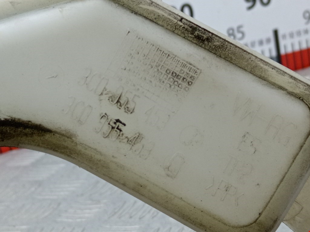 Бачок омывателя VOLKSWAGEN Passat B6 2005-2011