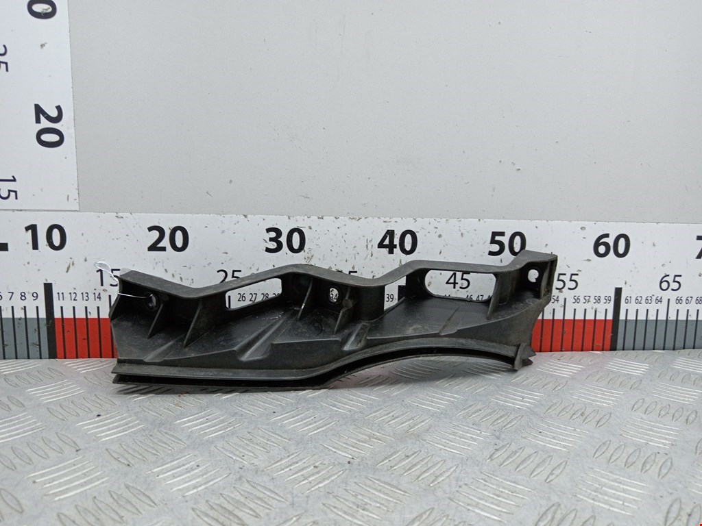 Кронштейн переднего бампера правый VOLKSWAGEN Passat B6 2005-2011