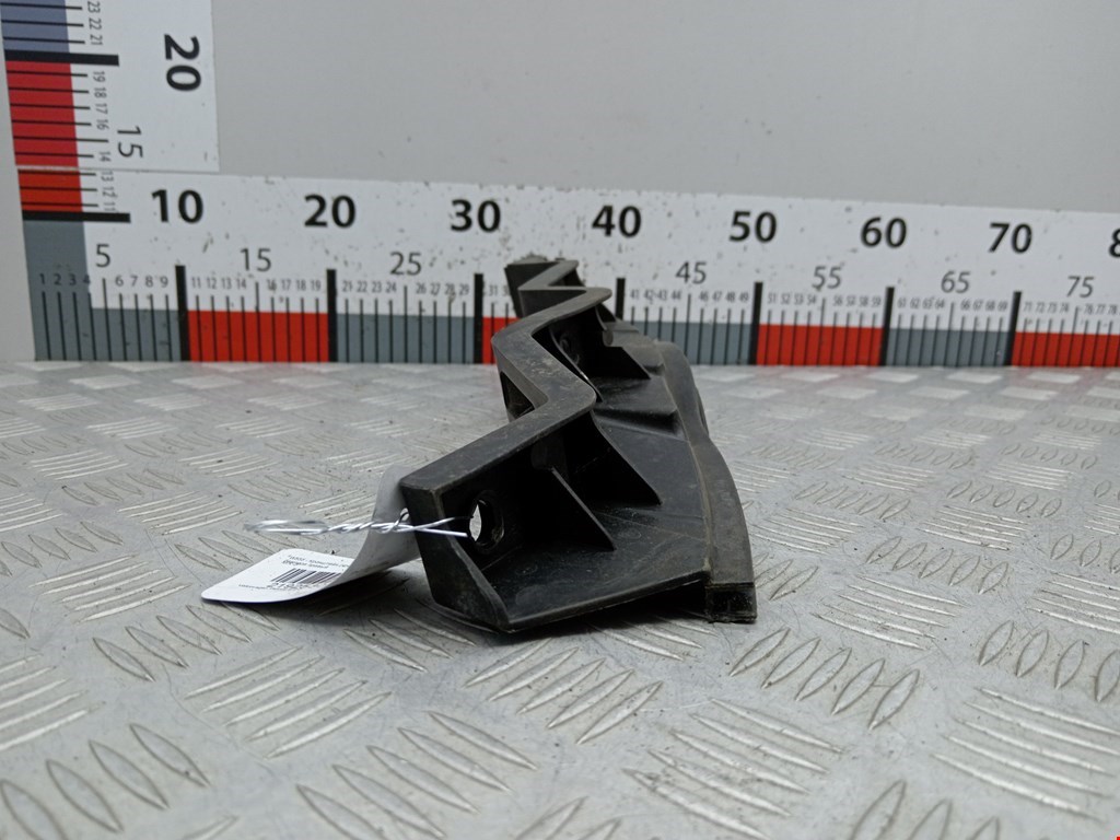 Кронштейн переднего бампера правый VOLKSWAGEN Passat B6 2005-2011